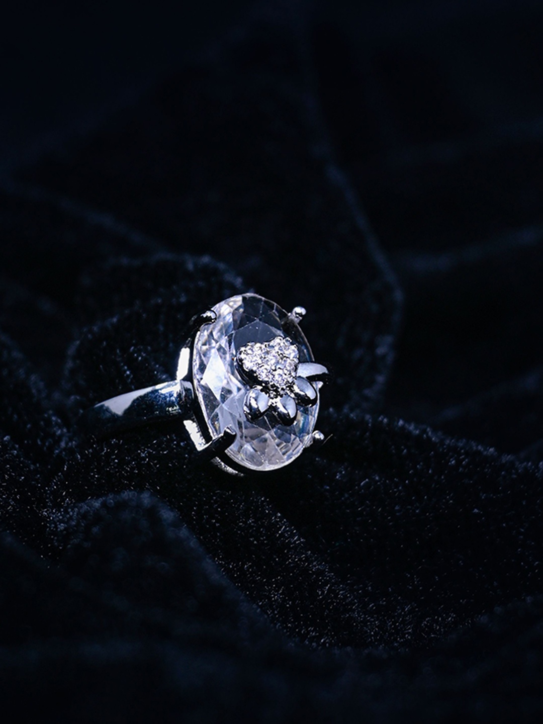 

GOLD CASH Cubic Zirconia Stone-Studded Oval Adjustable Finger Ring, Silver