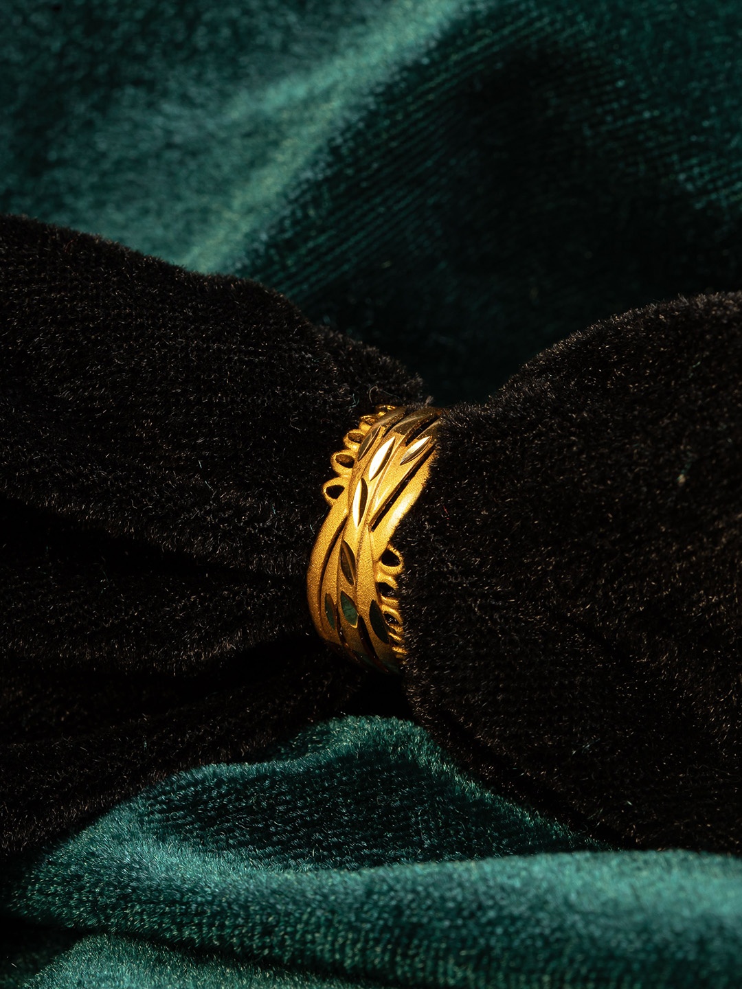 

GOLD CASH Gold-Plated Openwork Finger Ring