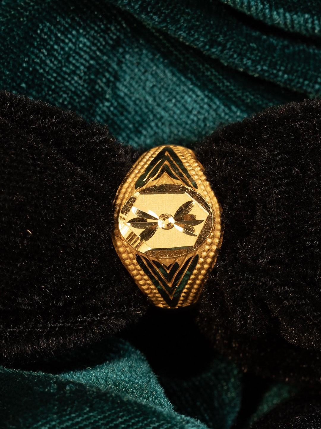 

GOLD CASH Men Gold-Plated Engraved Design Finger Ring