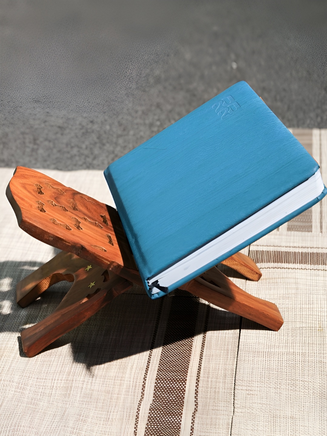 

ADA Handicraft Brown Self Design Super Strong Wooden Foldable Rehal