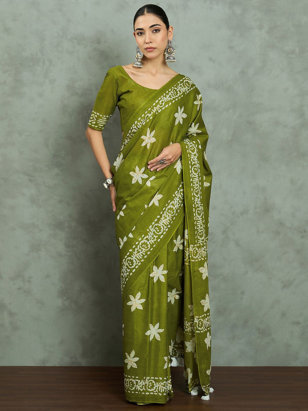 

Mitera Printed Bagh Saree With Blouse Piece, Olive