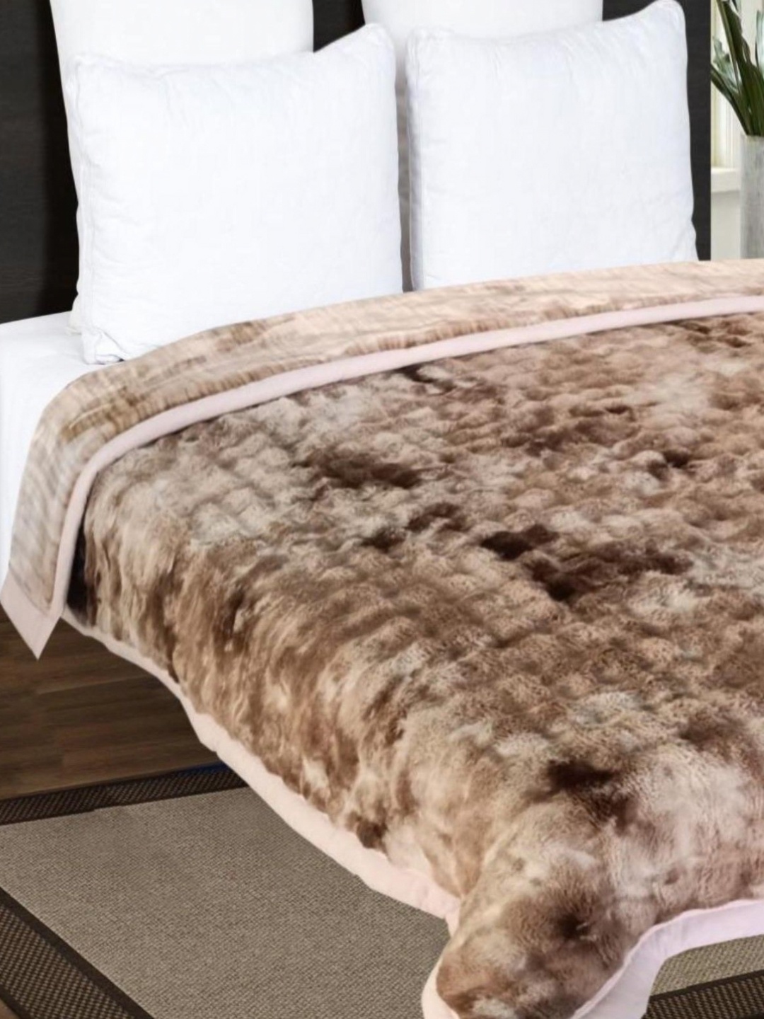 

Signature Brown & White Heavy Winter 450 GSM Double Bed Blanket