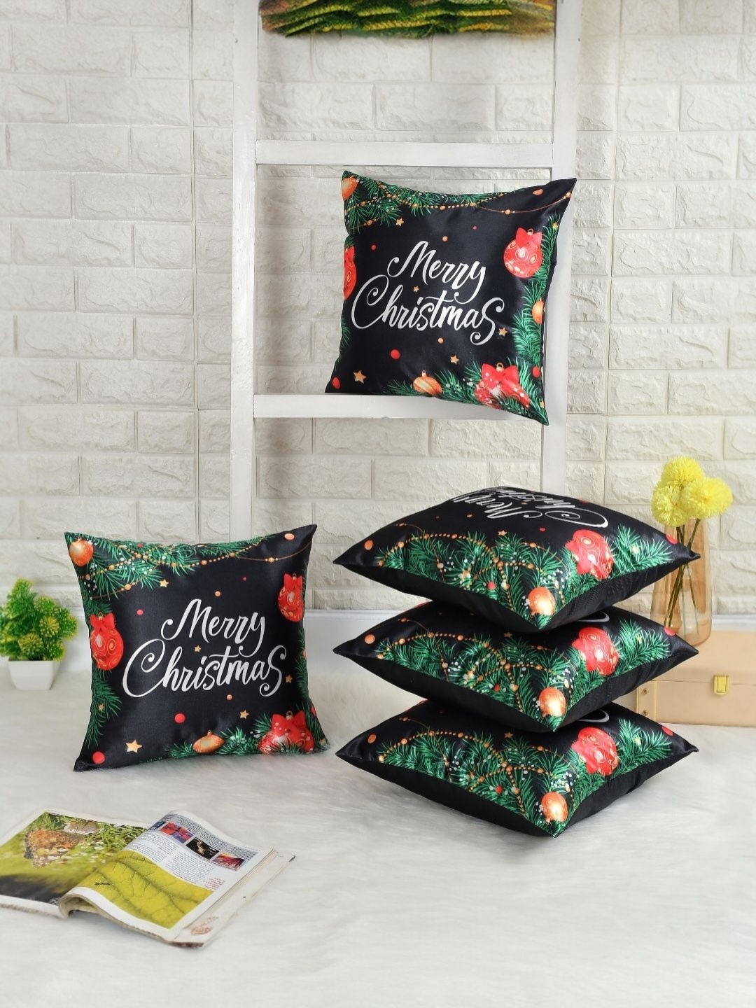 

BIGGER FISH Black 5 Pieces Graphic Printed Square Cushion Covers