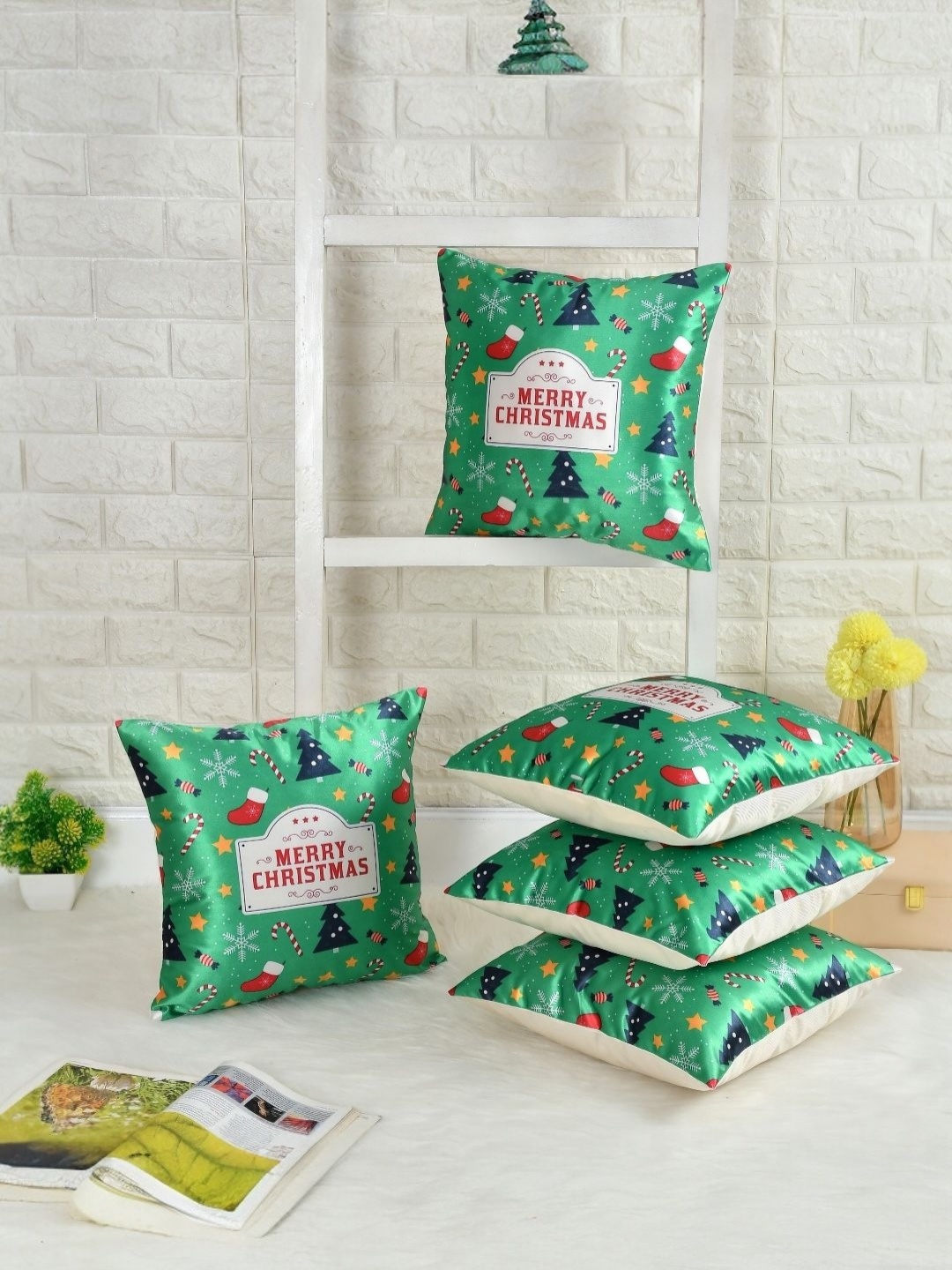 

BIGGER FISH Green 5 Pieces Graphic Printed Square Cushion Covers