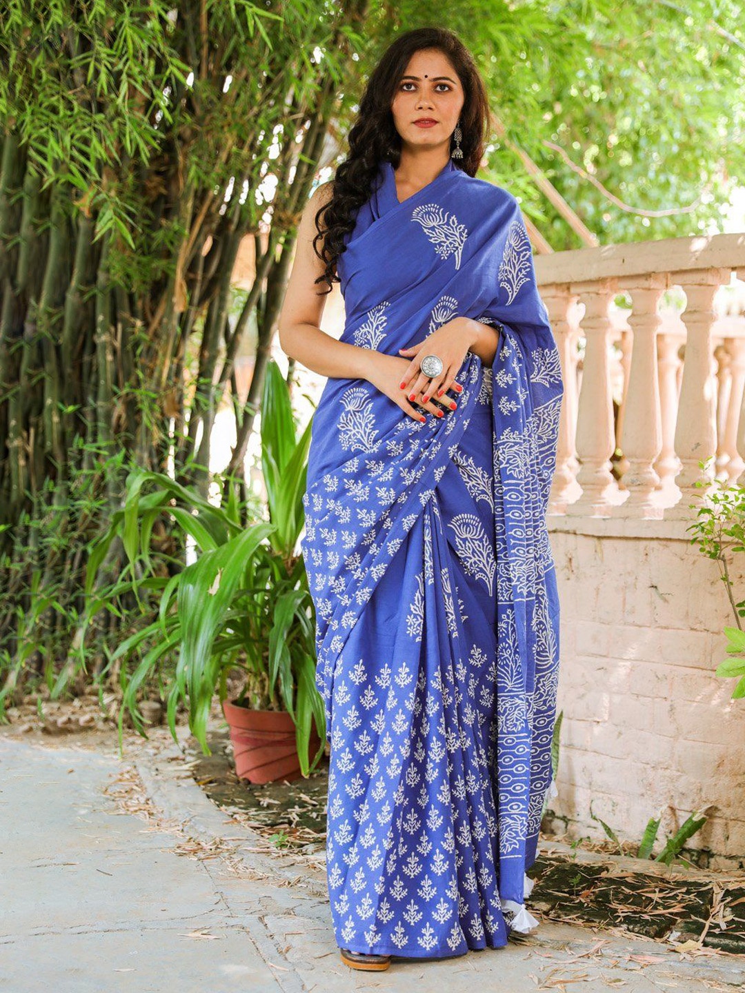 

Craft Musium Floral Printed Pure Cotton Block Print Saree, Blue