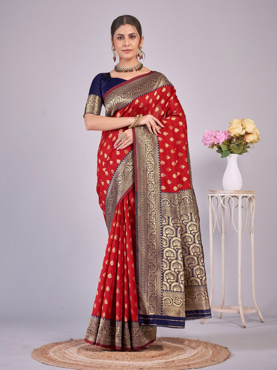 

Mangalam Fashion Diva Woven Design Zari Banarasi Saree, Red