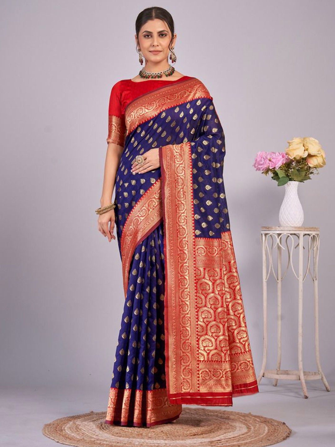

Mangalam Fashion Diva Woven Design Zari Banarasi Saree, Navy blue