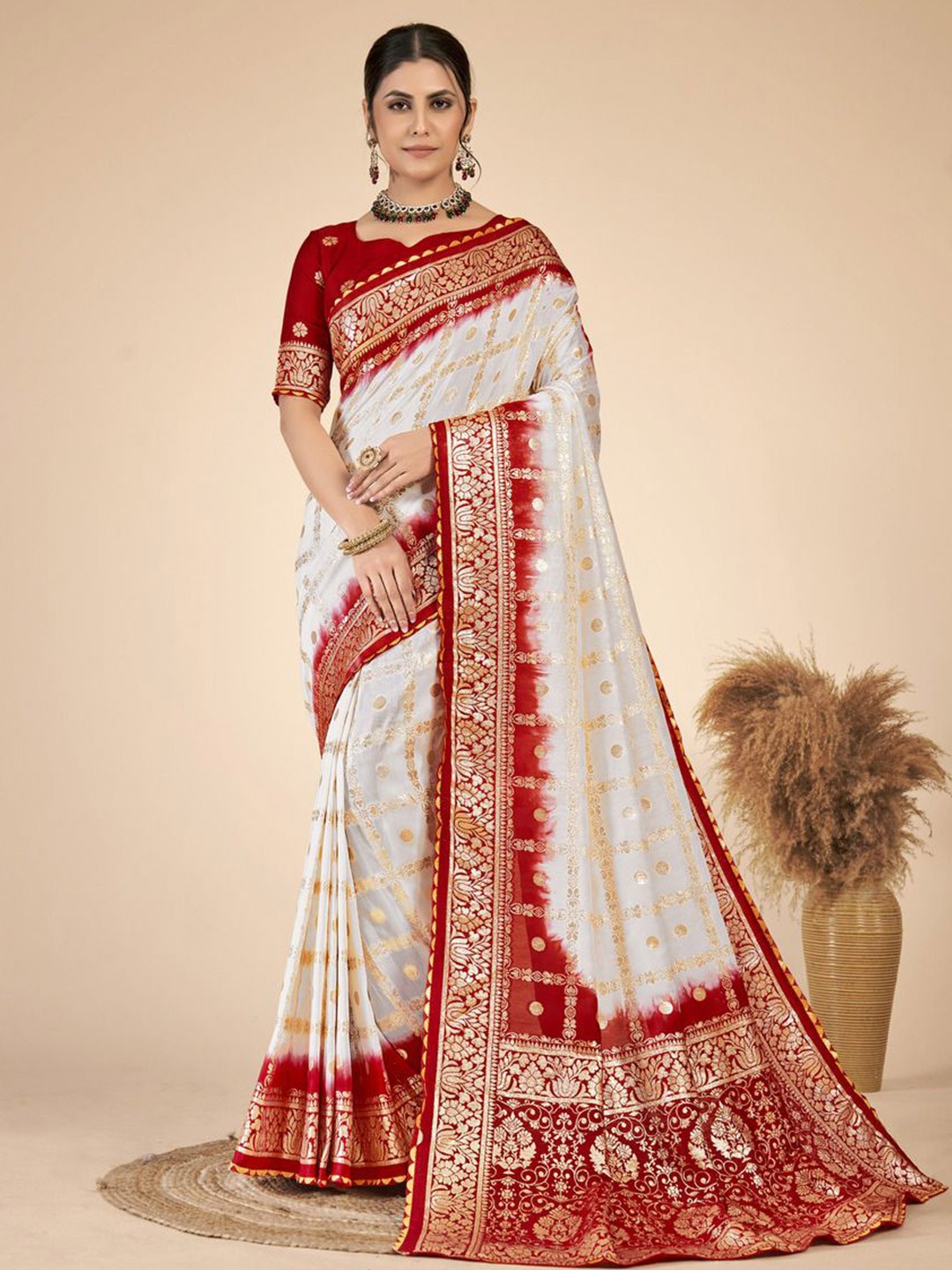 

Mangalam Fashion Diva Woven Design Zari Banarasi Saree, White