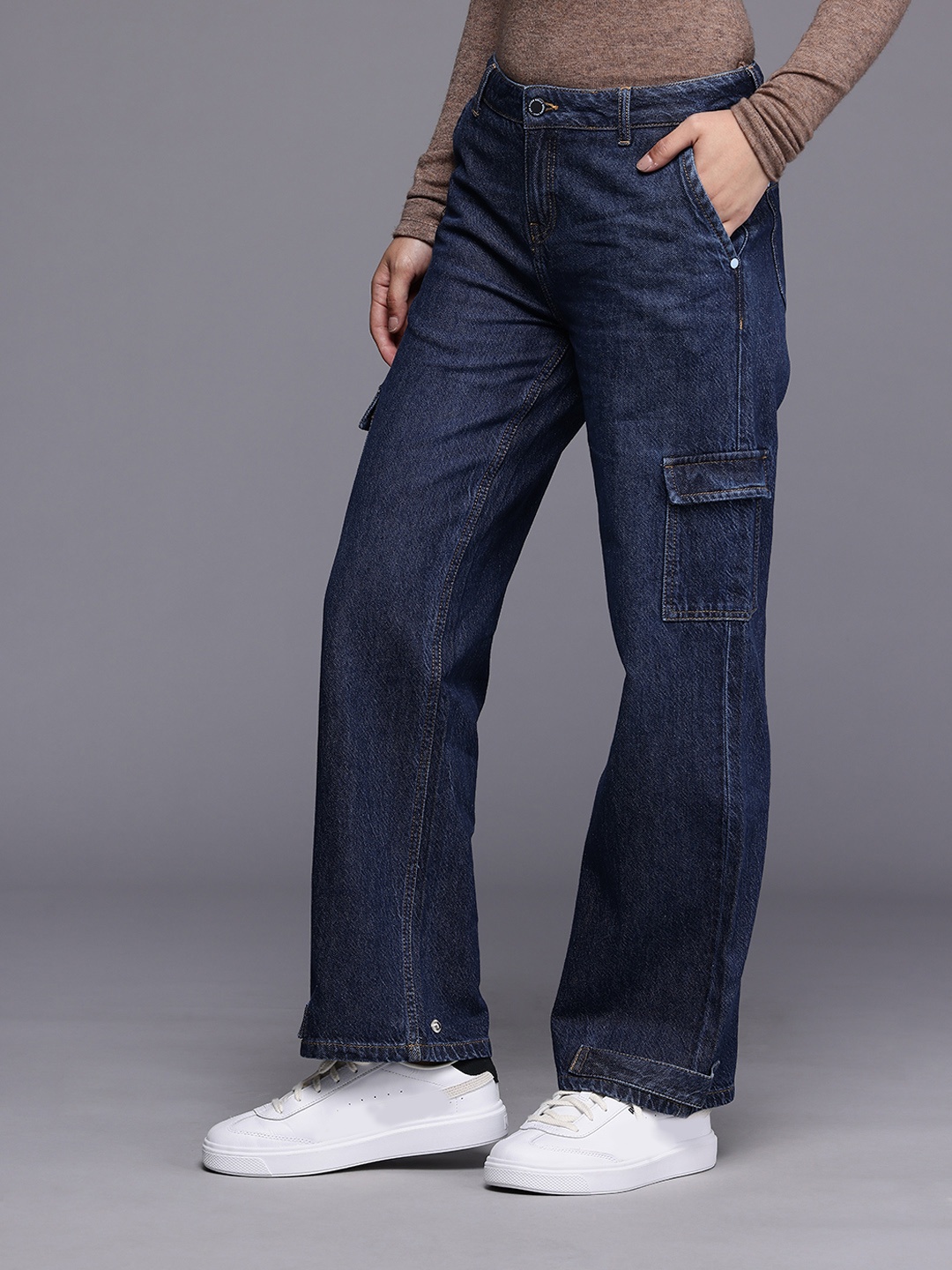

Allen Solly Woman Pure Cotton Slim Straight Fit Light Fade Cargo Jeans, Blue