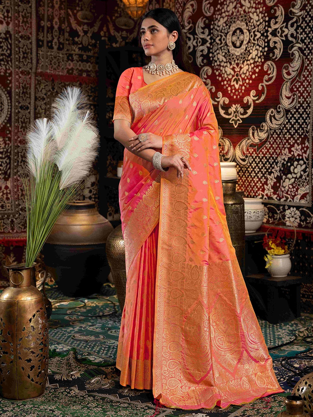 

HEER FASHION Woven Design Zari Banarasi Saree, Peach