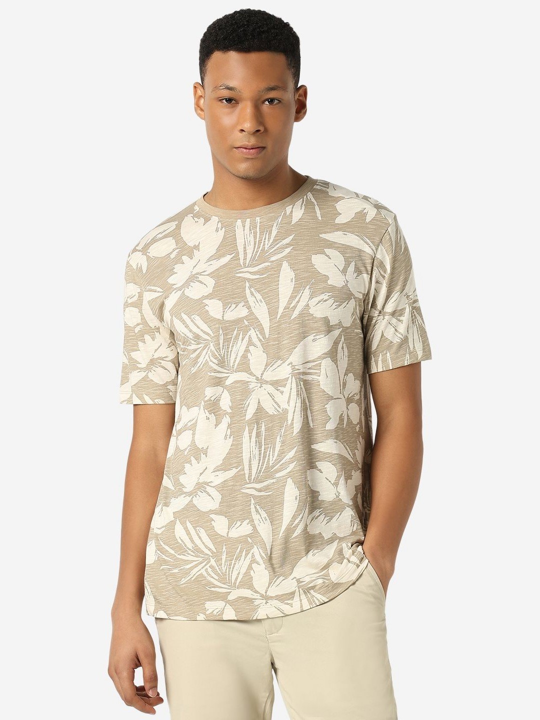 

R&B Men Floral Printed Round Neck Cotton T-shirt, Beige