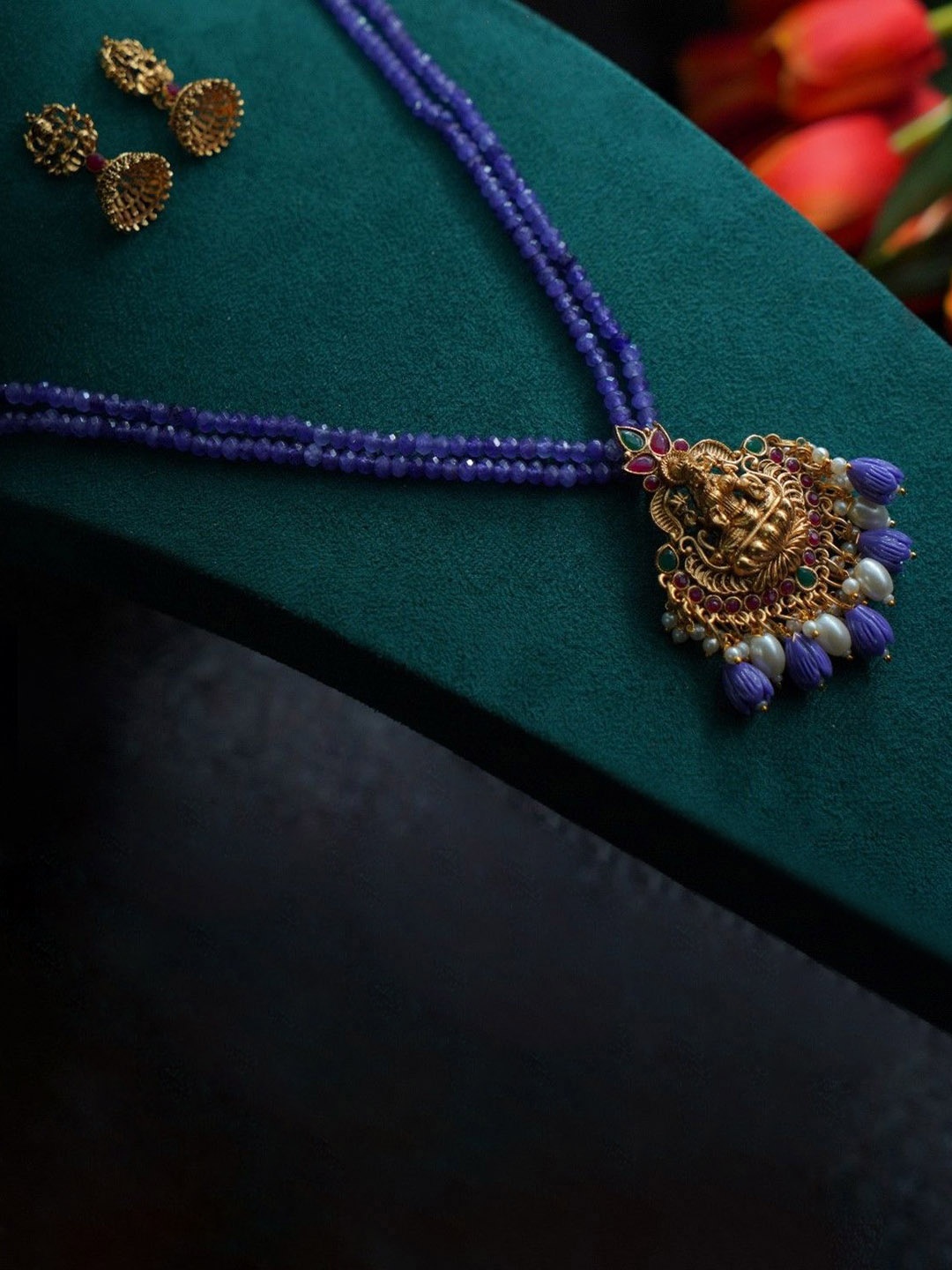 

MYNA Gold-Plated Onyx Stone Studded & Beaded Lakshmi Goddess Layered Jewellery Set