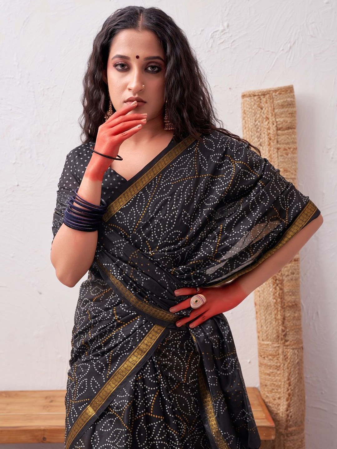 

Bandhanivilla Bandhani Printed Pure Silk Bandhani Saree, Black