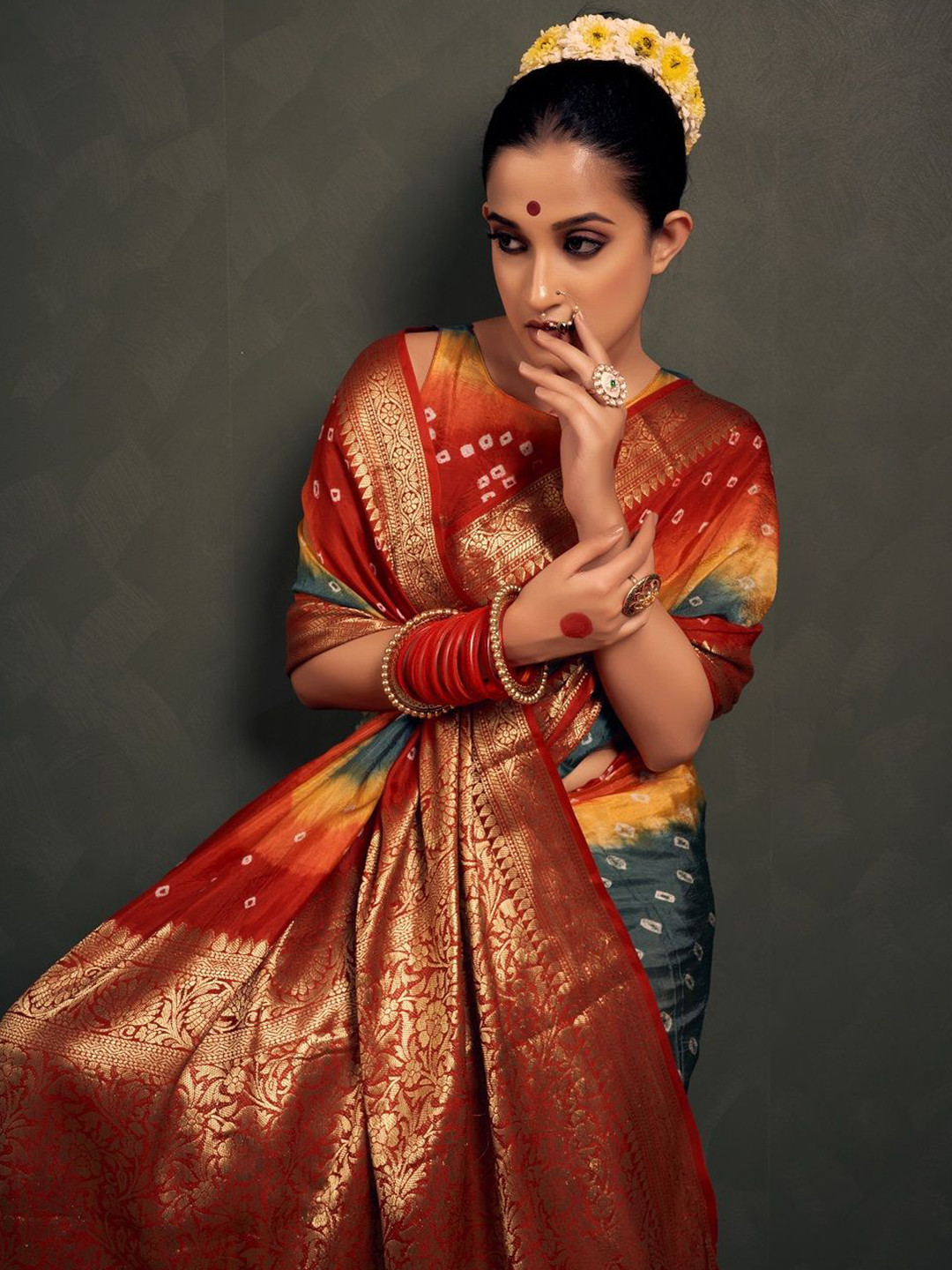 

Bandhanivilla Bandhani Zari Pure Silk Bandhani Saree, Grey