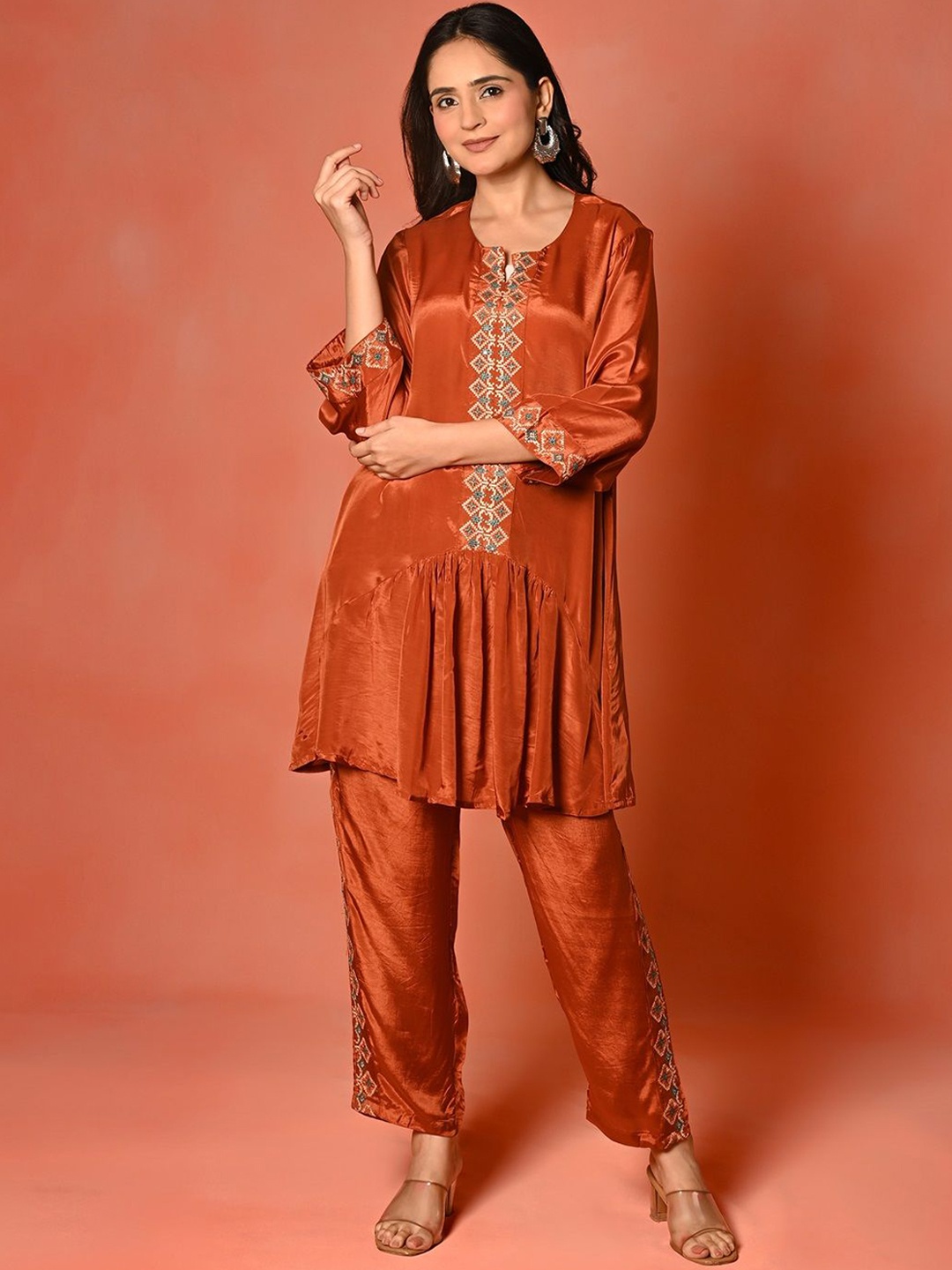 

ISHKIYA Embroidered Round Neck Three-Quarter Sleeves Top With Trouser, Brown