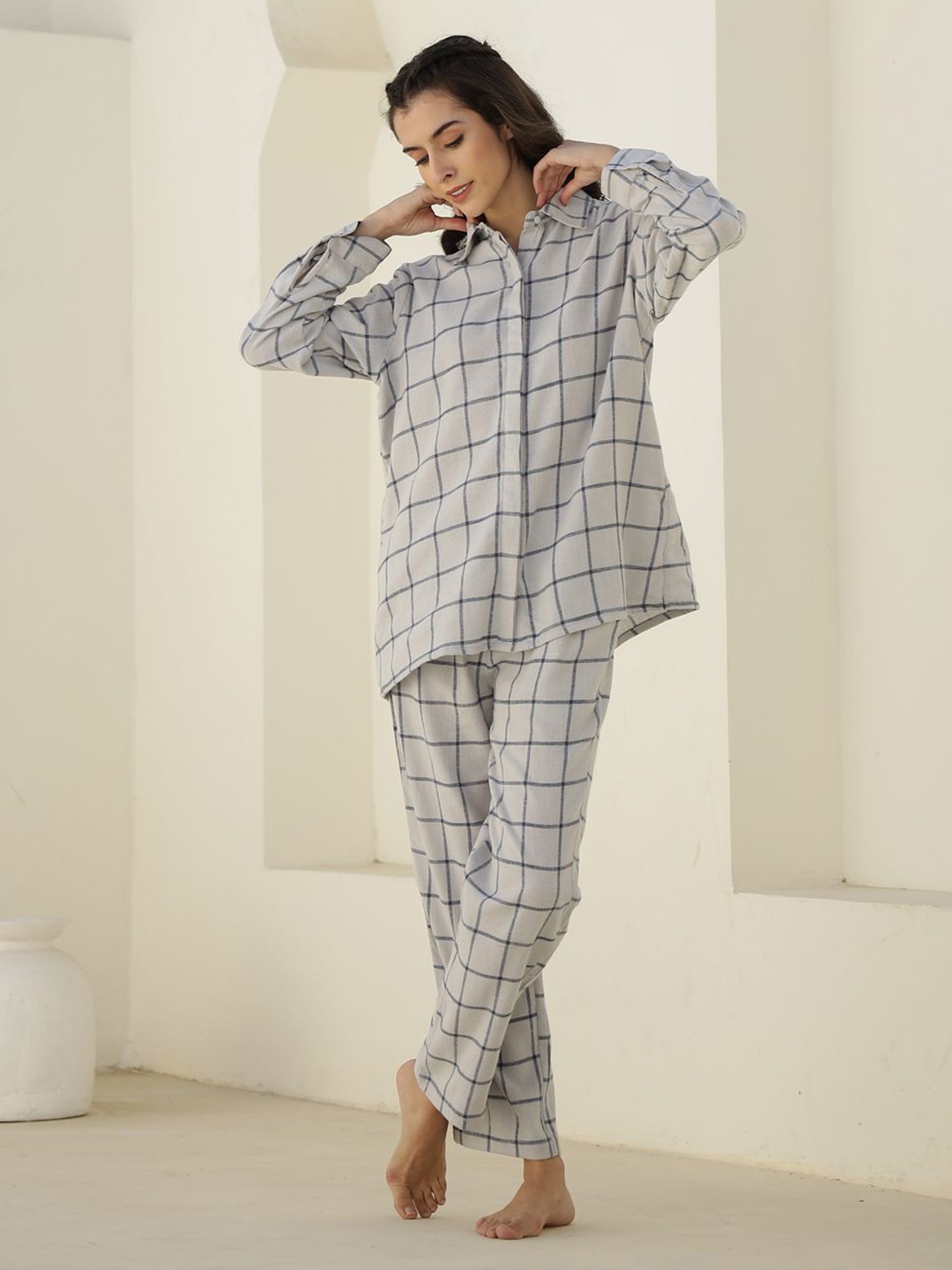 

SANSKRUTIHOMES Women Checked Night suit, Off white