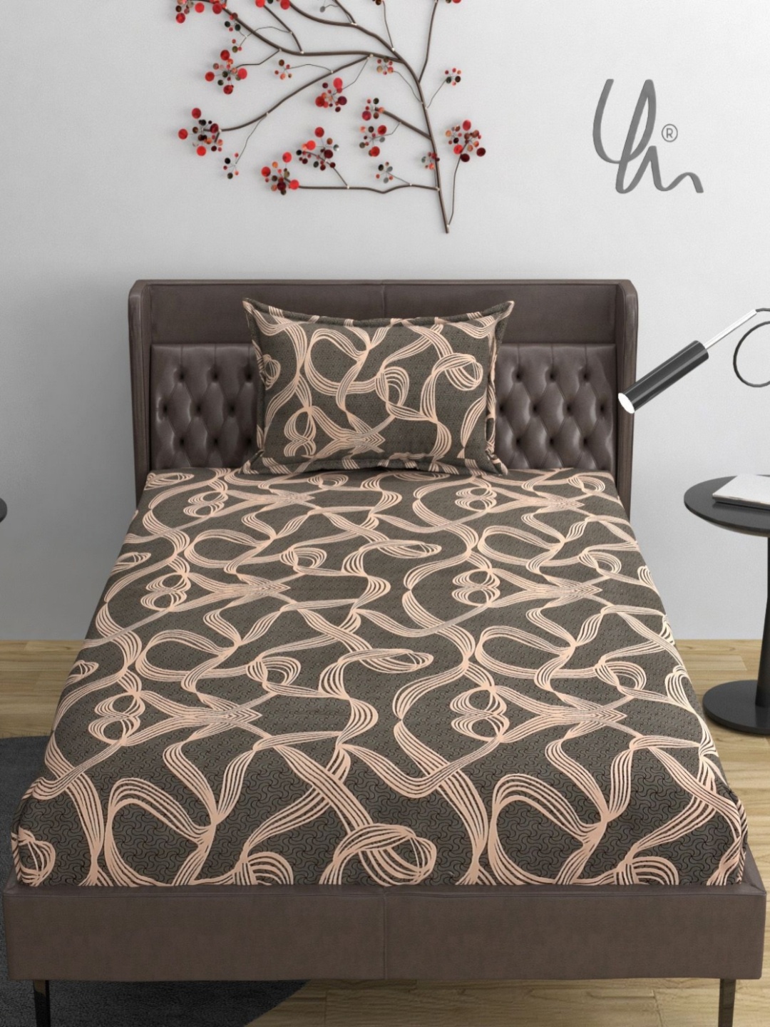 

YaAkholic Brown & Beige Geometric 210 TC Single Bedsheet Set-1.82m x 1.21 m