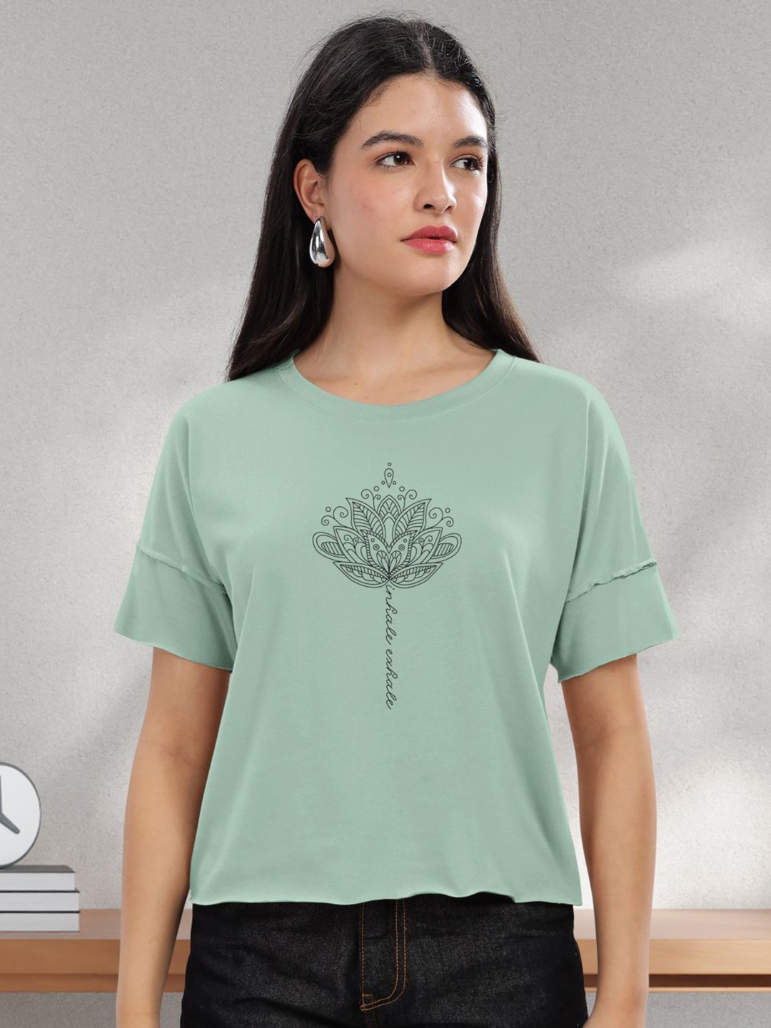 

HELLCAT Women Floral Printed Round Neck Cotton T-shirt, Sea green