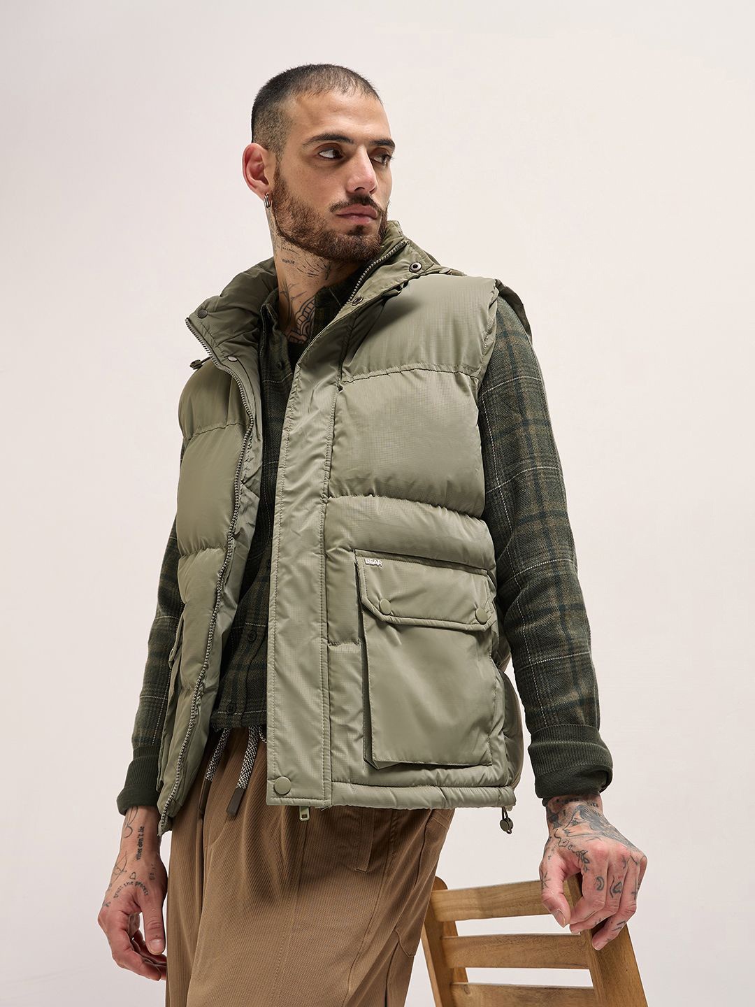 

THE BEAR HOUSE Men Hooded Solid Casual Gilet Jacket, Olive