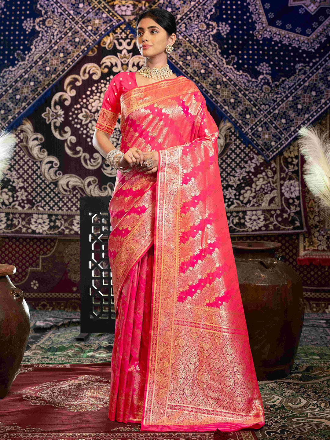 

HEER FASHION Woven Design Zari Banarasi Saree, Pink