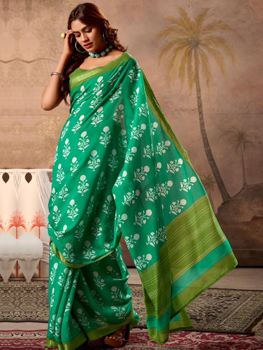 

CHUDIYA Floral Printed Zari Pure Cotton Ikat Saree, Green