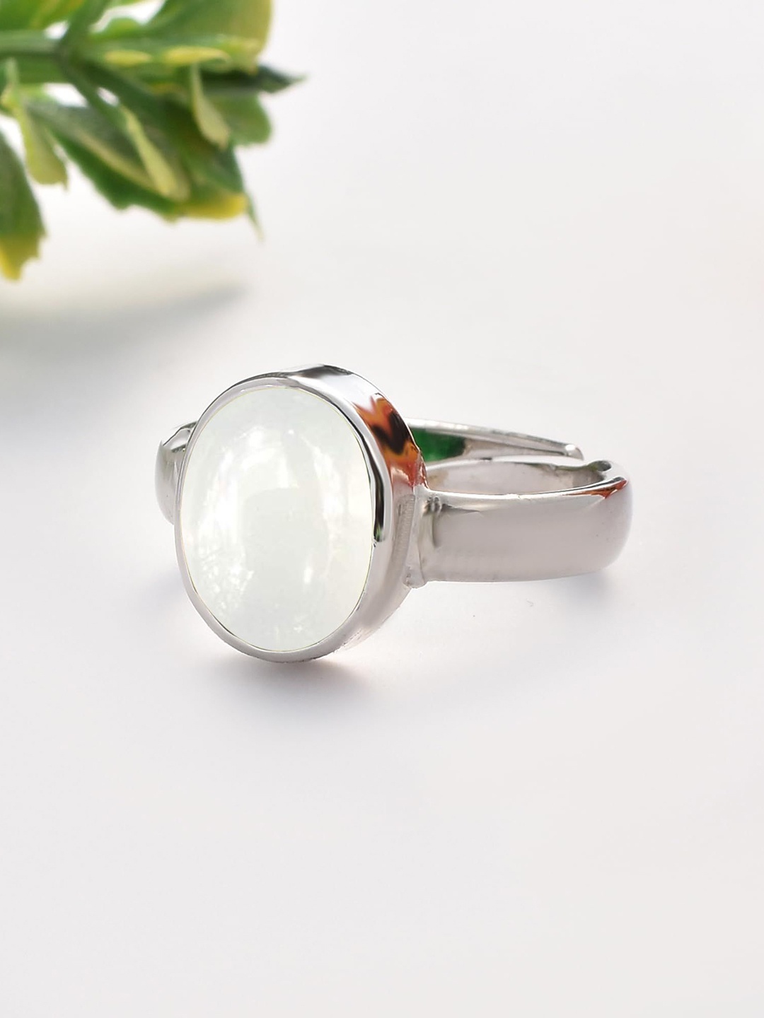

LMDPRAJAPATIS Unisex Embellished Ring, White
