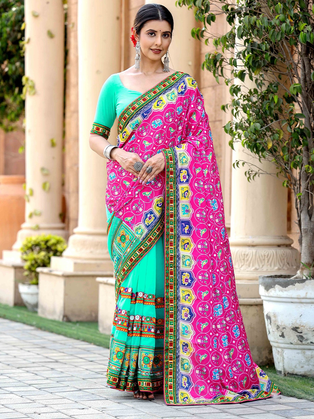 

Mitera Kalamkari Kutchi Embroidery Poly Georgette Patola Saree, Pink