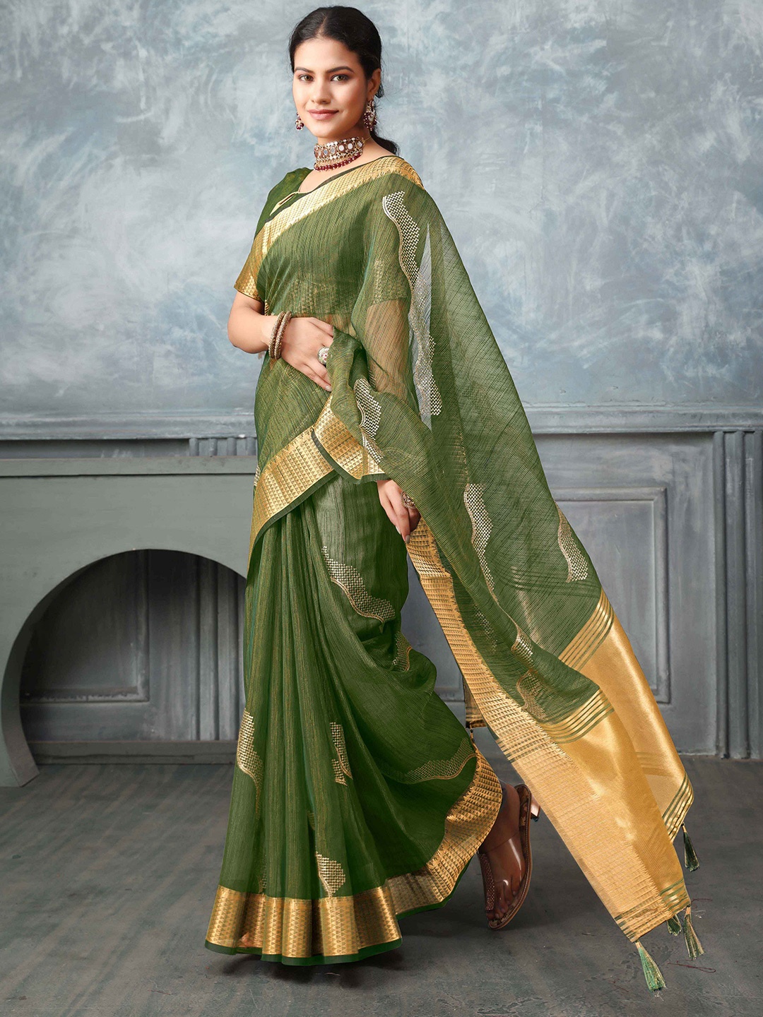 

Mitera Woven Design Zari Tissue Saree, Green