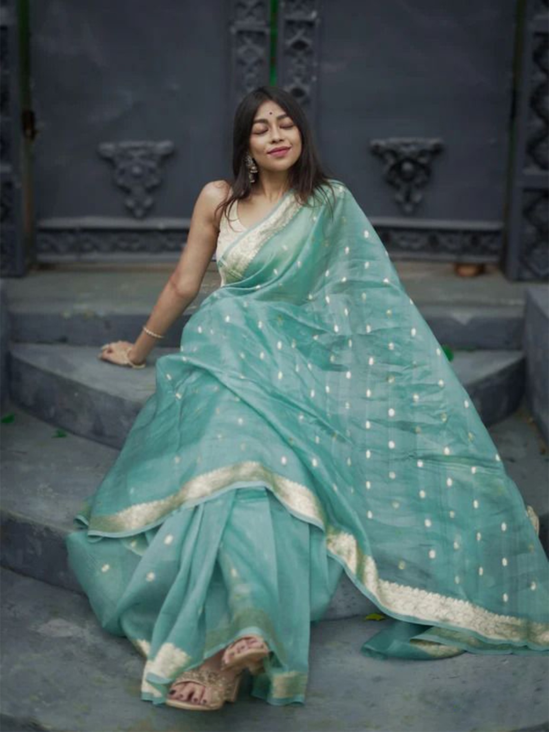 

STYLEELITE Woven Design Pure Silk Saree, Sea green