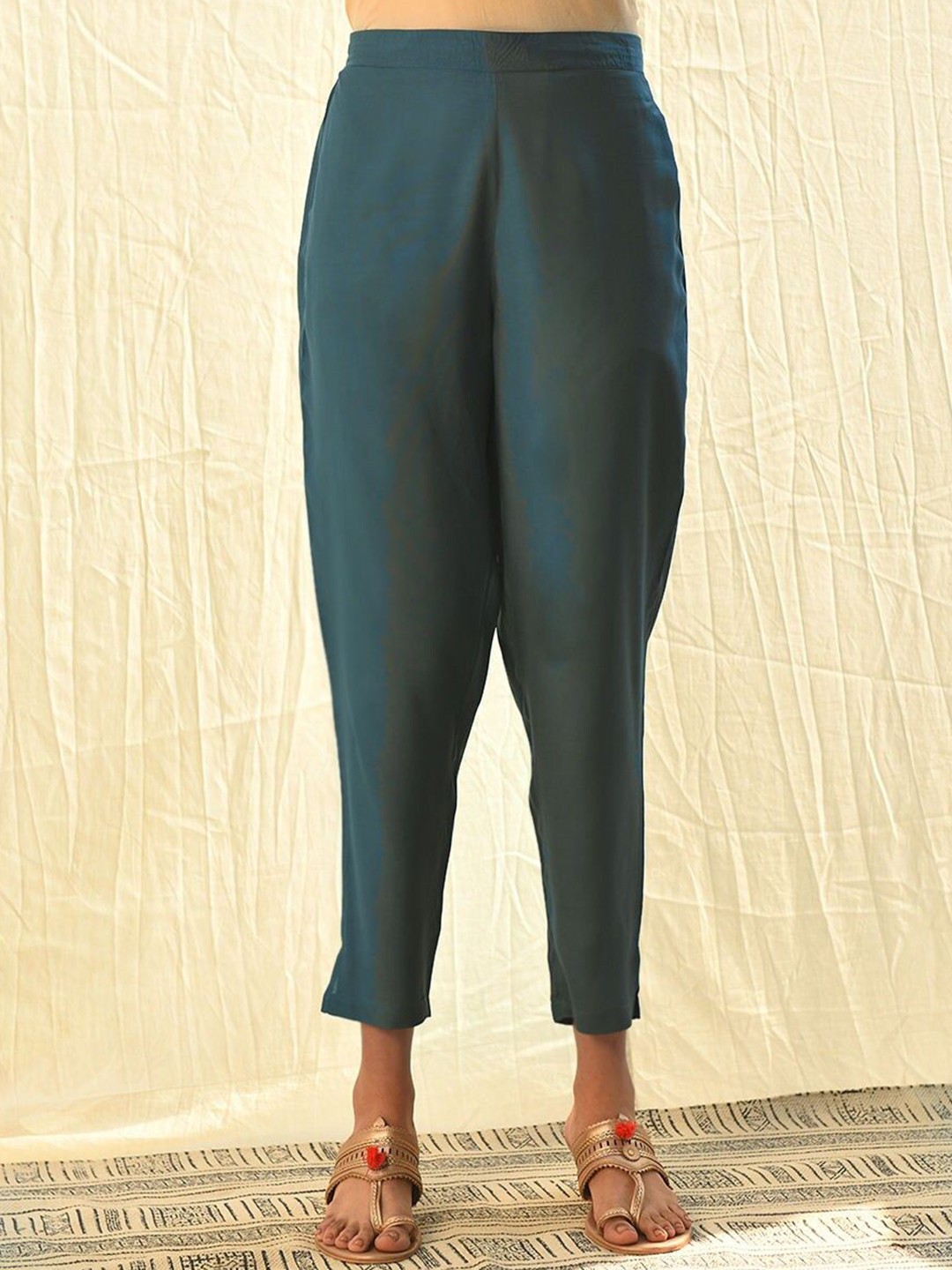 

JAYPORE Women Relaxed Pleated Trousers, Blue