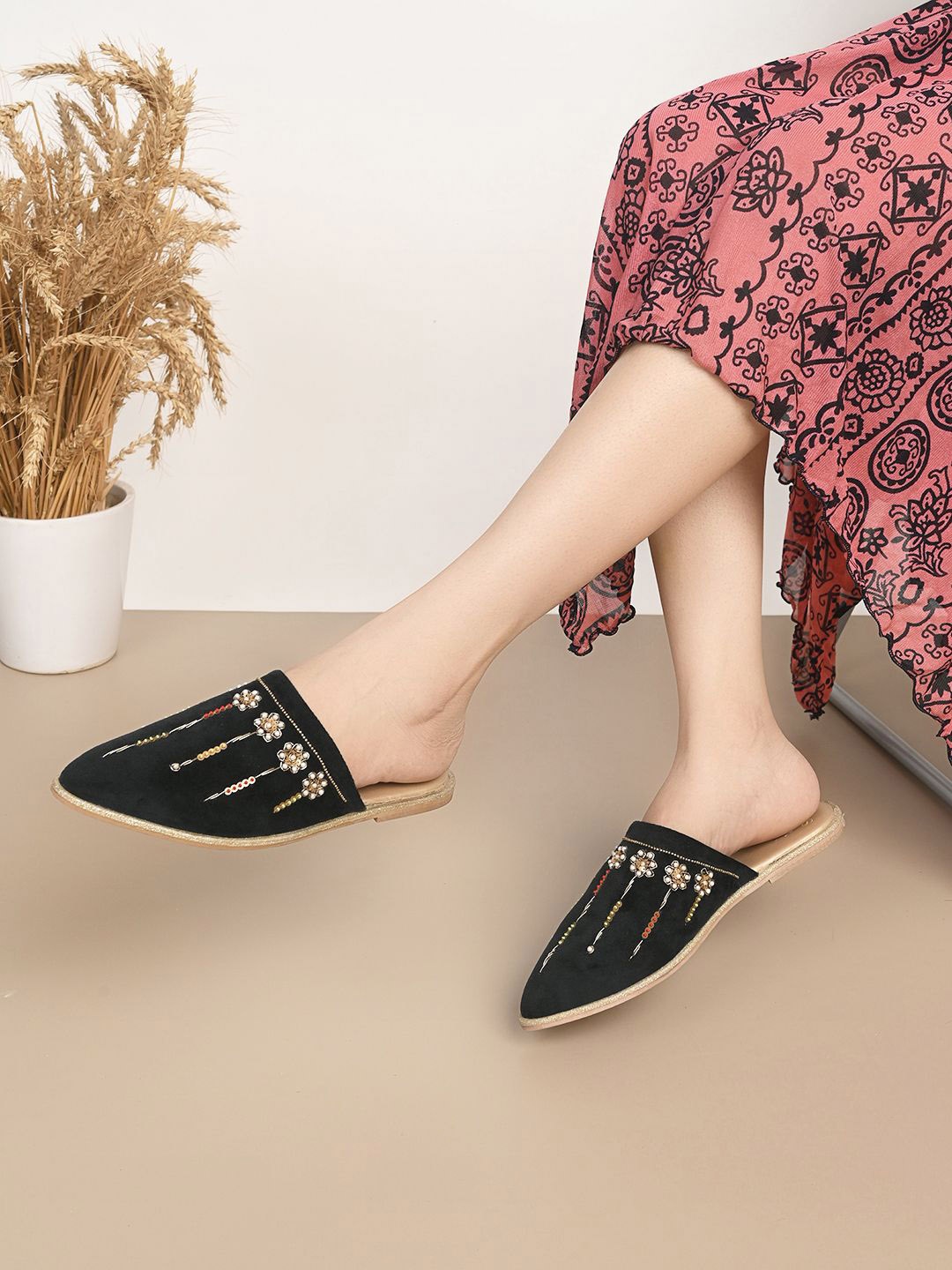 

HOUSE OF SAANJ Women Ethnic Mules Flats, Black