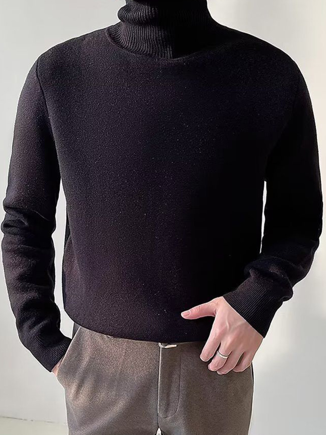 

StyleCast x Revolte Men Pullover, Black