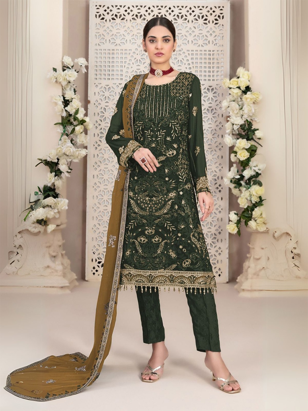 

ODETTE Floral Printed Thread Work Kurta With Trousers & Dupatta, Green