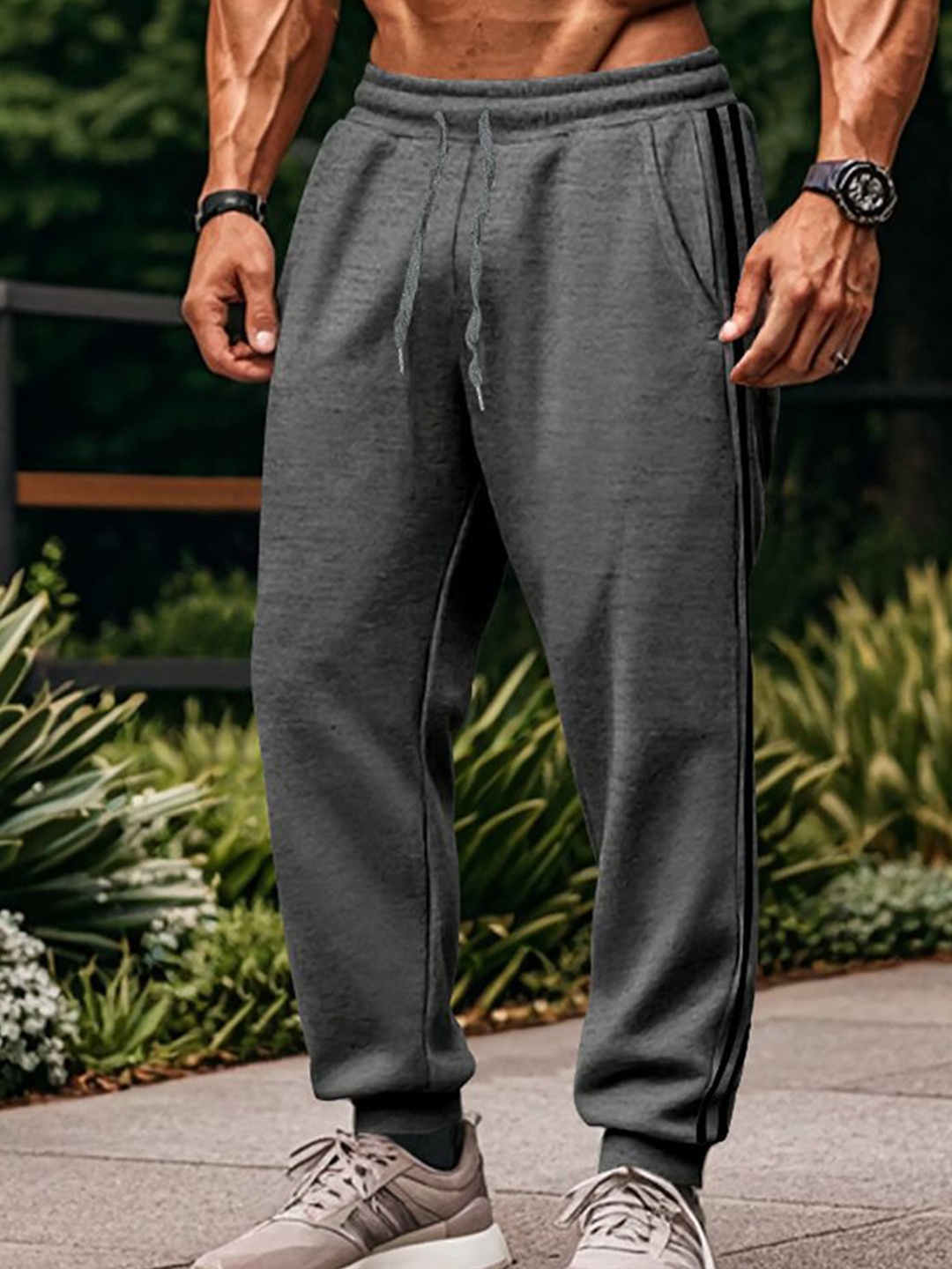 

StyleCast x Revolte Men Easy Wash Mid-Rise Joggers, Grey