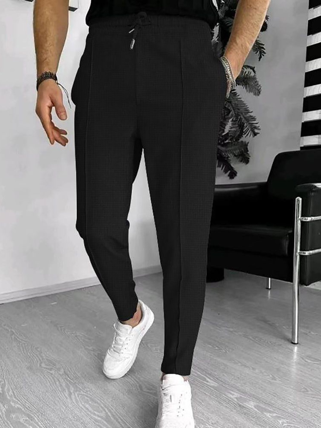 

StyleCast x Revolte Men Regular Fit Mid-Rise Trouser, Black