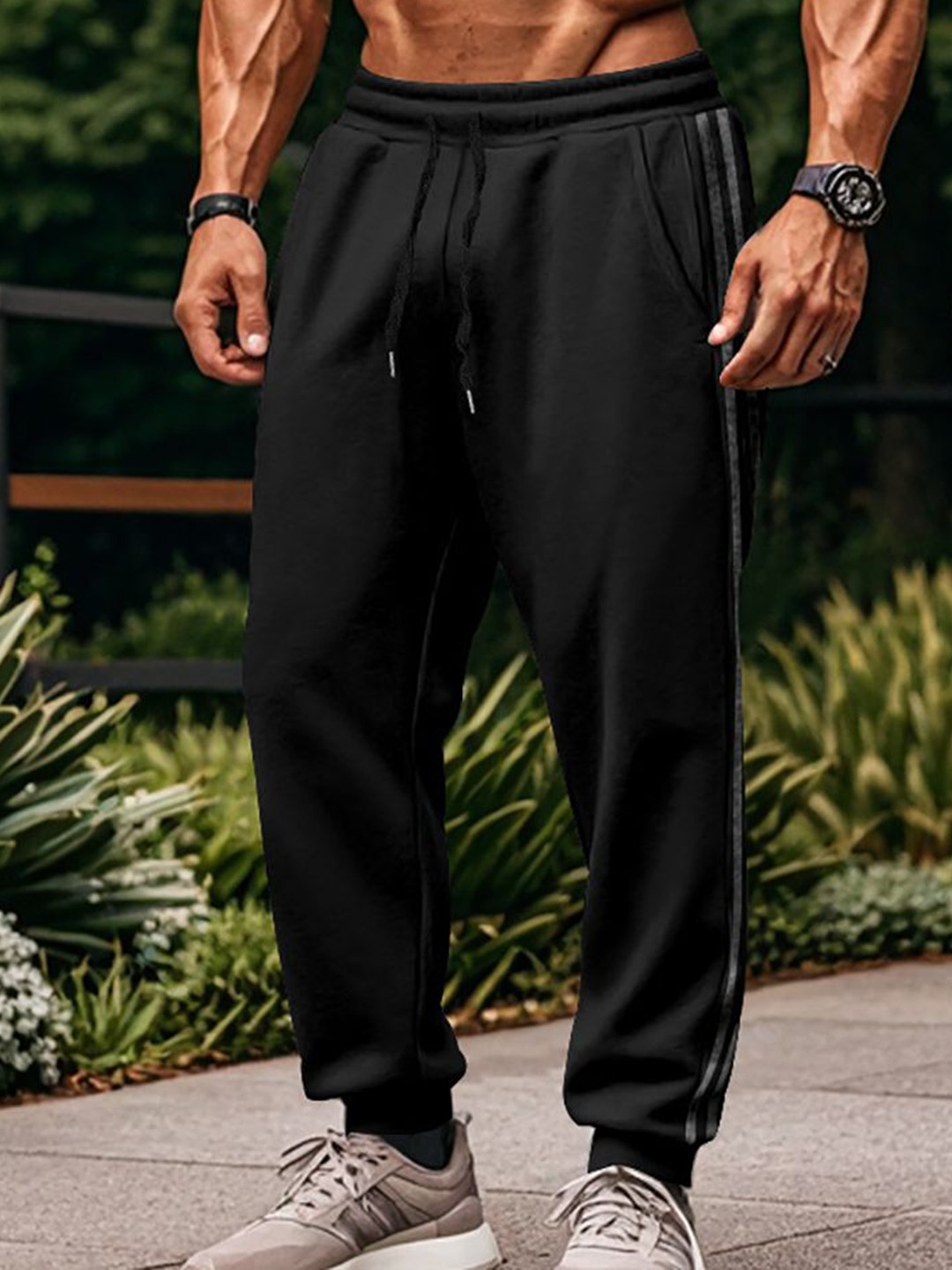 

StyleCast x Revolte Men Mid-Rise Joggers Trousers, Black