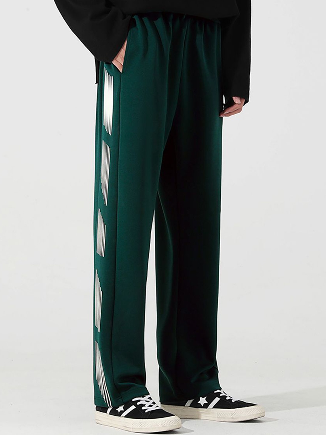 

StyleCast x Revolte Men Mid-Rise Chinos Trousers, Green