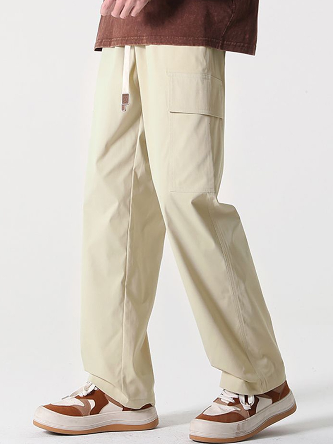 

StyleCast x Revolte Men Loose Fit Easy Wash Mid-Rise Cargos, Beige