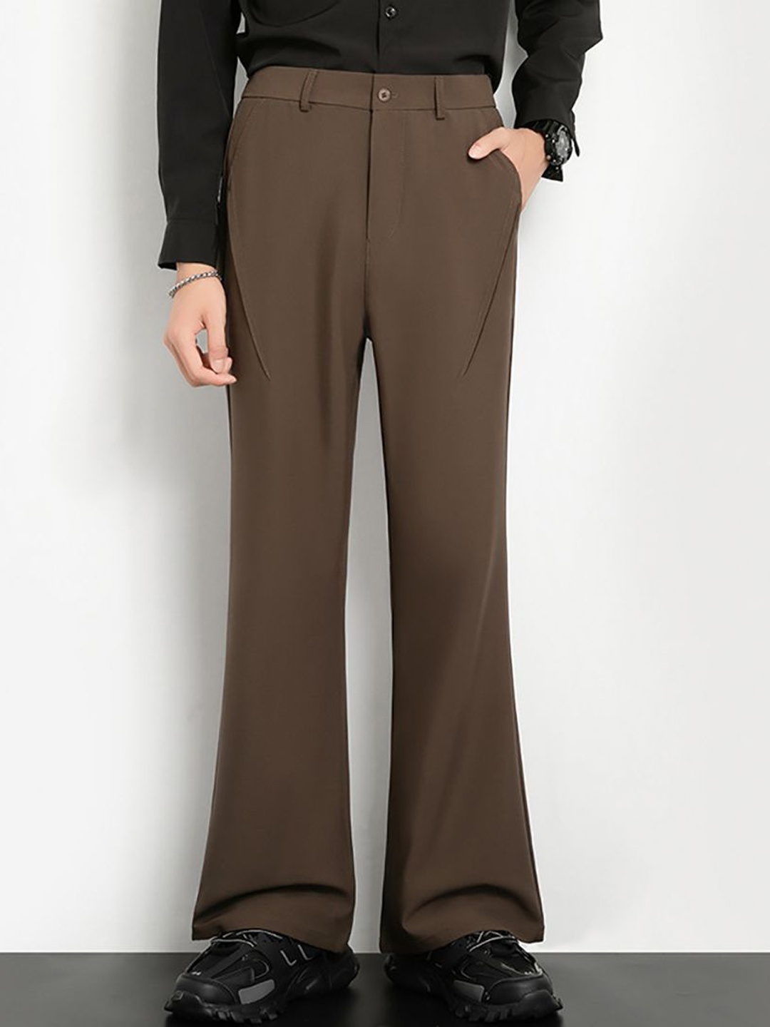 

StyleCast x Revolte Men Regular Fit Mid-Rise Trousers, Black
