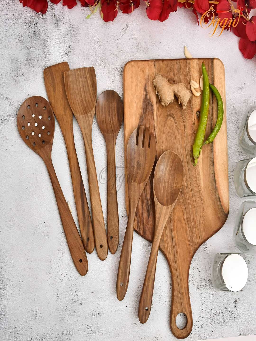 

oggn Brown 7 Pieces Wood Chopping Board With Spoon Spatulas Set