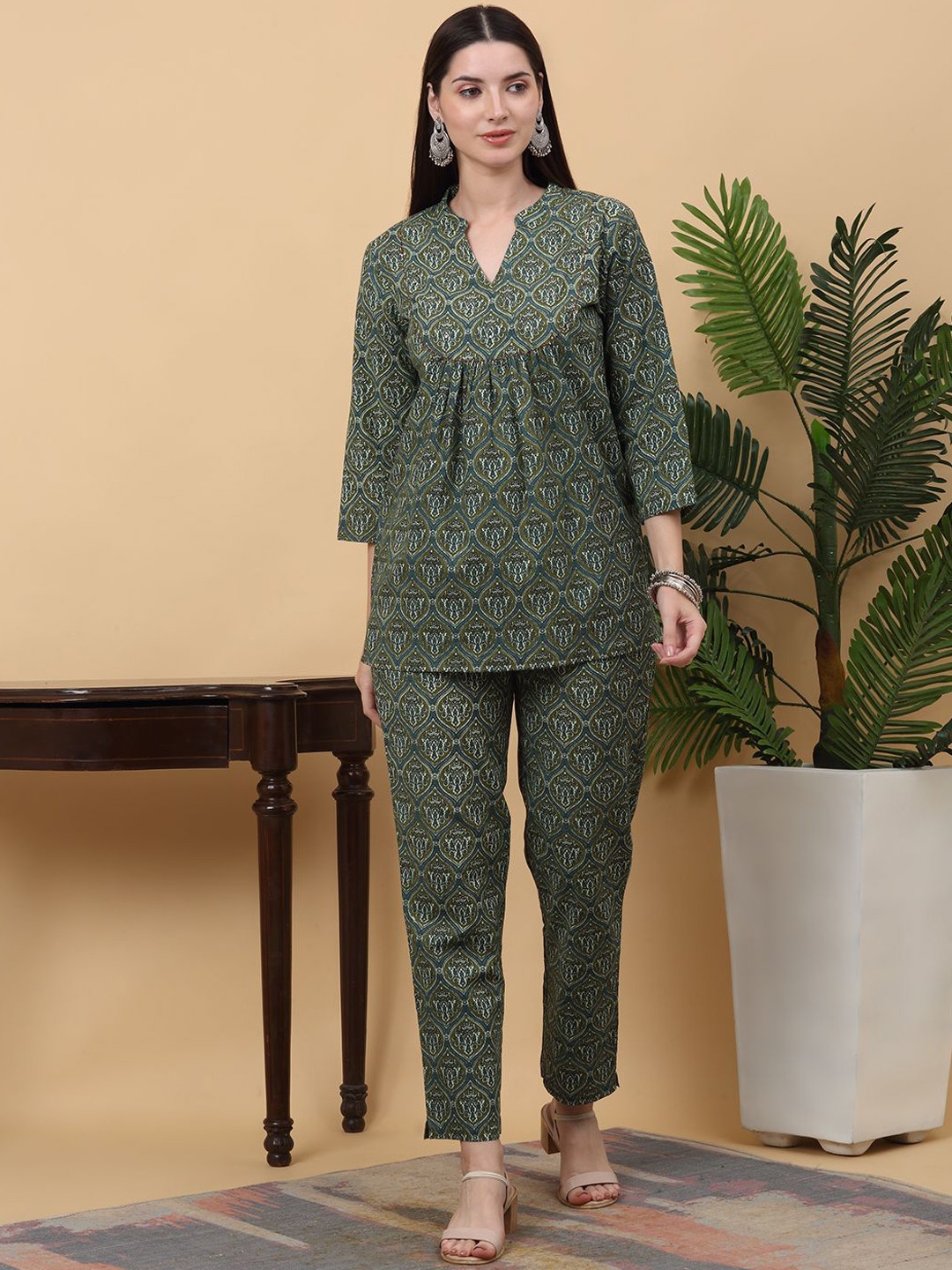 

KALINI Printed Cotton Top With Trousers, Green