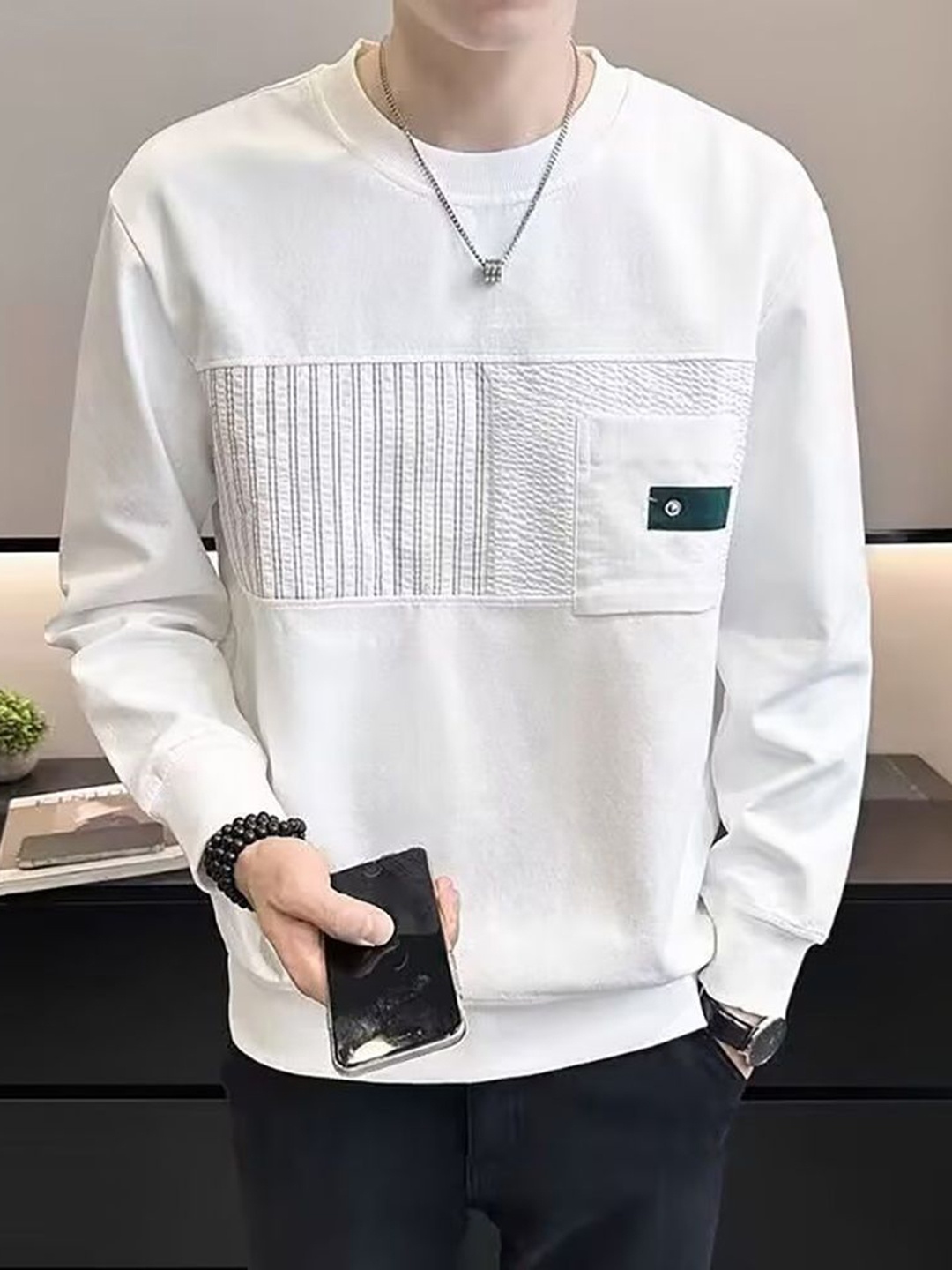 

StyleCast x Revolte Men Solid Round Neck T-shirt, White
