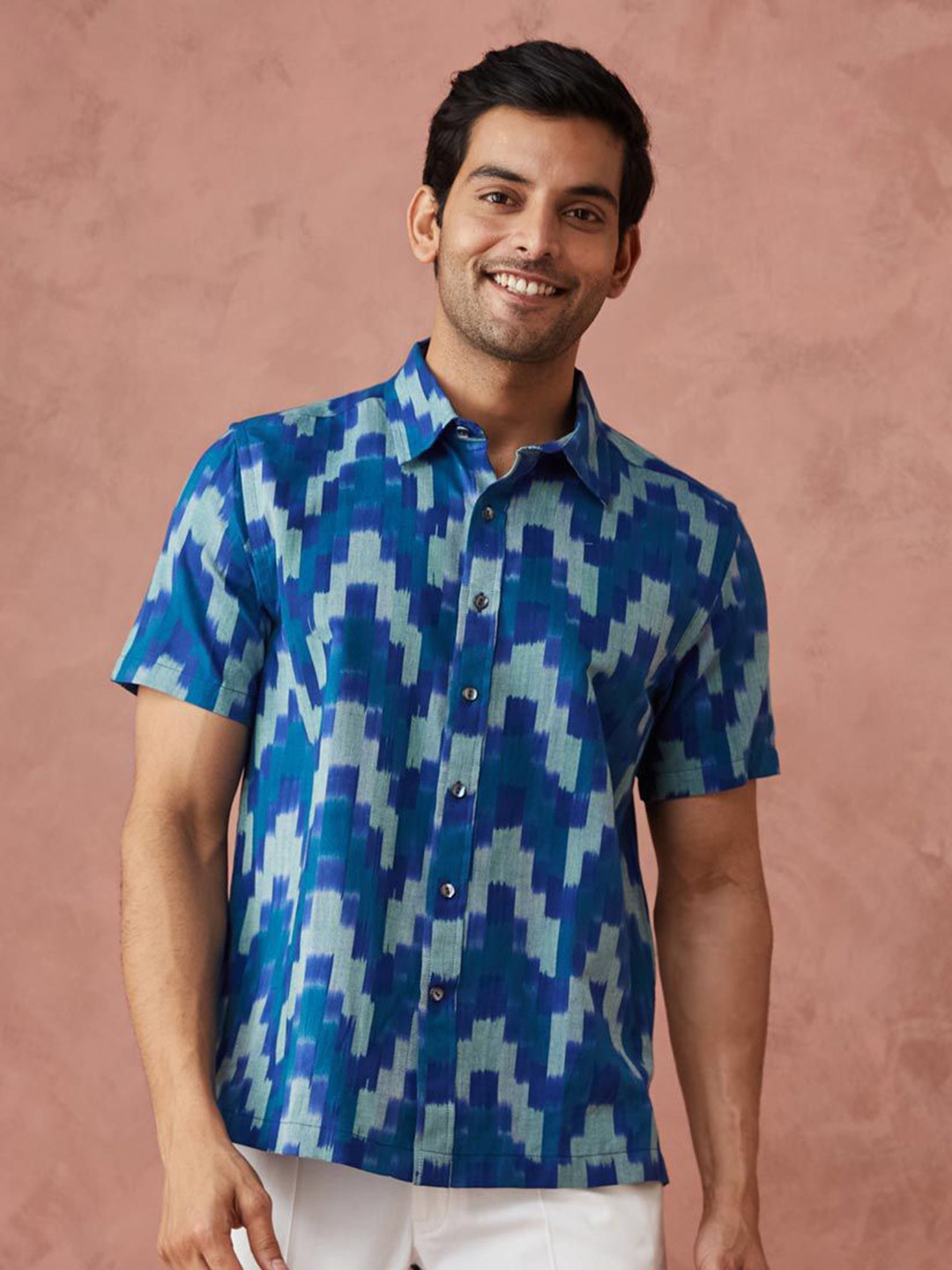

Fabindia Men Spread Collar Abstract Printed Cotton Casual Shirt, Blue