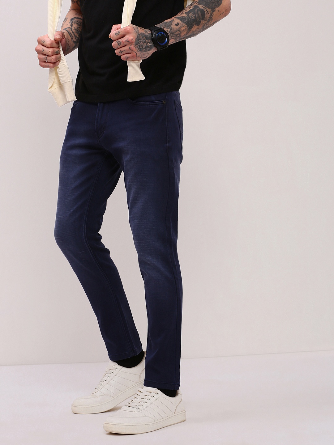 

SHOWOFF Men Comfort Slim Fit Low-Rise Light Fade Cotton Jeans, Navy blue