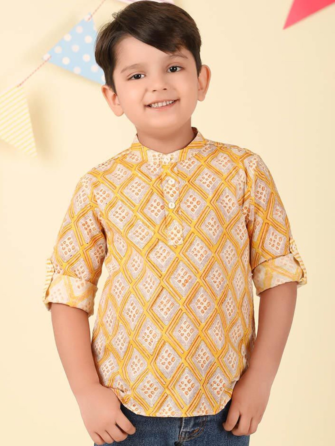 

Fabindia Boys Geometric Printed Cotton Kurta, Orange