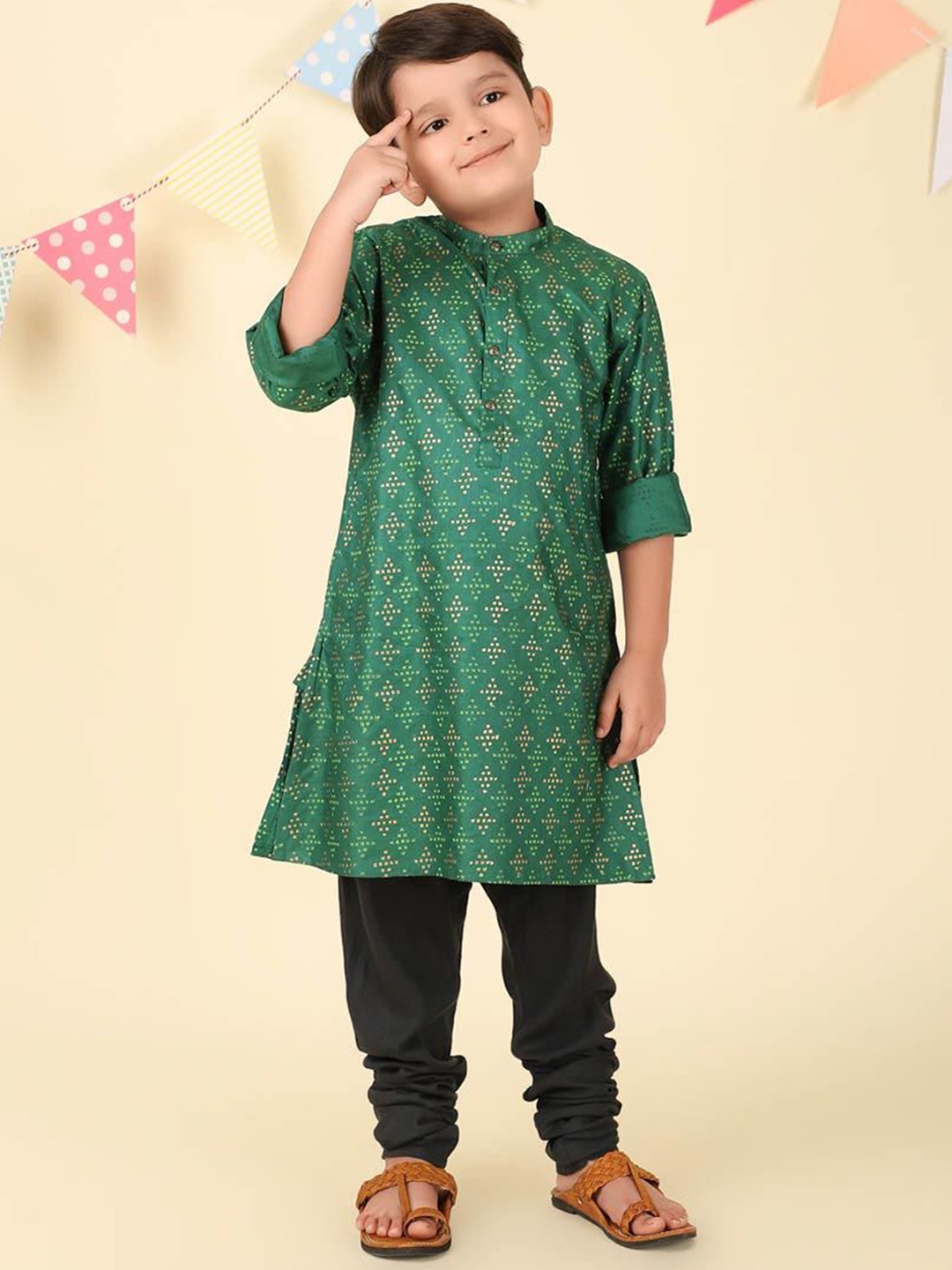

Fabindia Boys Ethnic Motifs Printed Band Collar Straight Kurta, Green