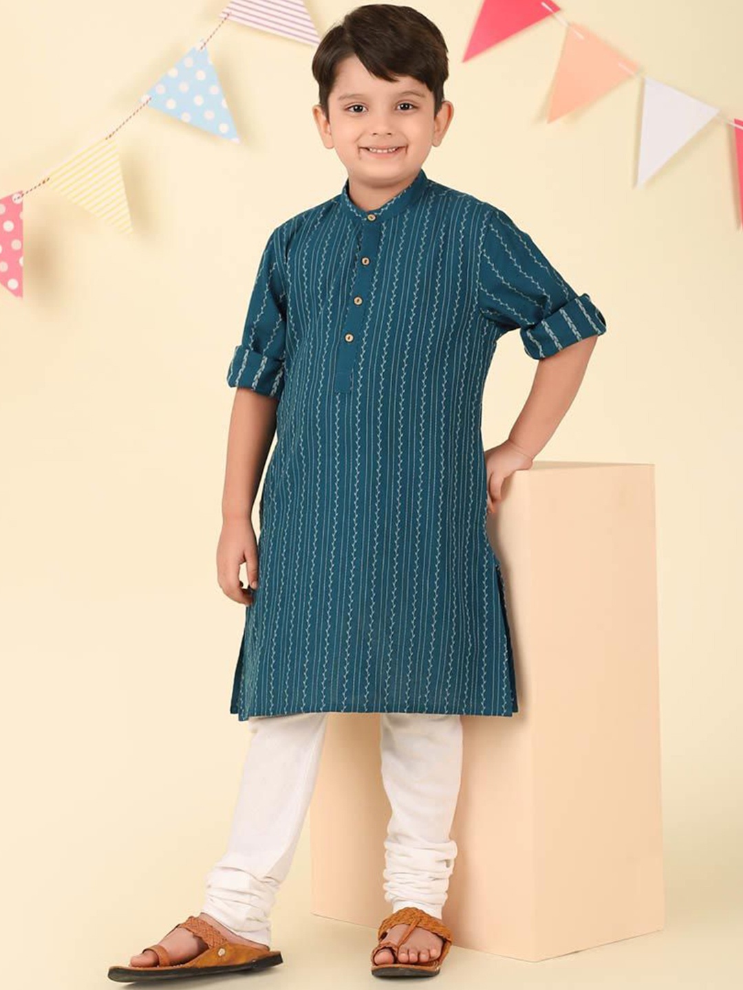 

Fabindia Boys Ethnic Motifs Printed Straight Kurta, Teal