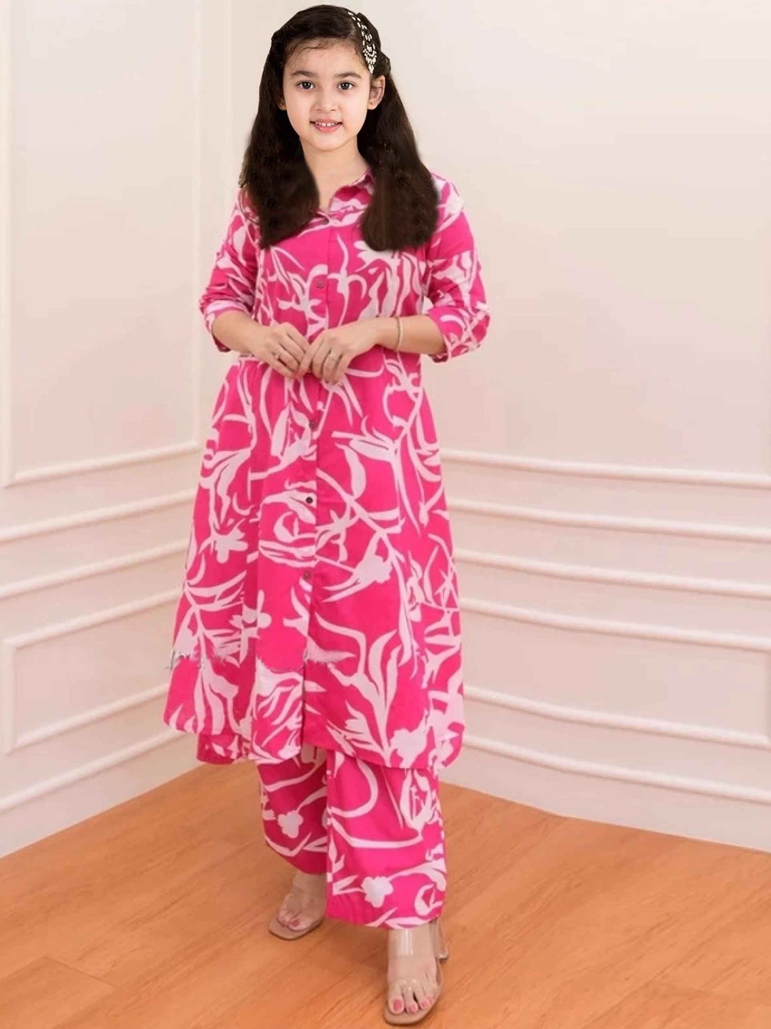 

Vetrokart Girls Floral Printed Shirt Collar A-Line Kurta with Trousers, Pink