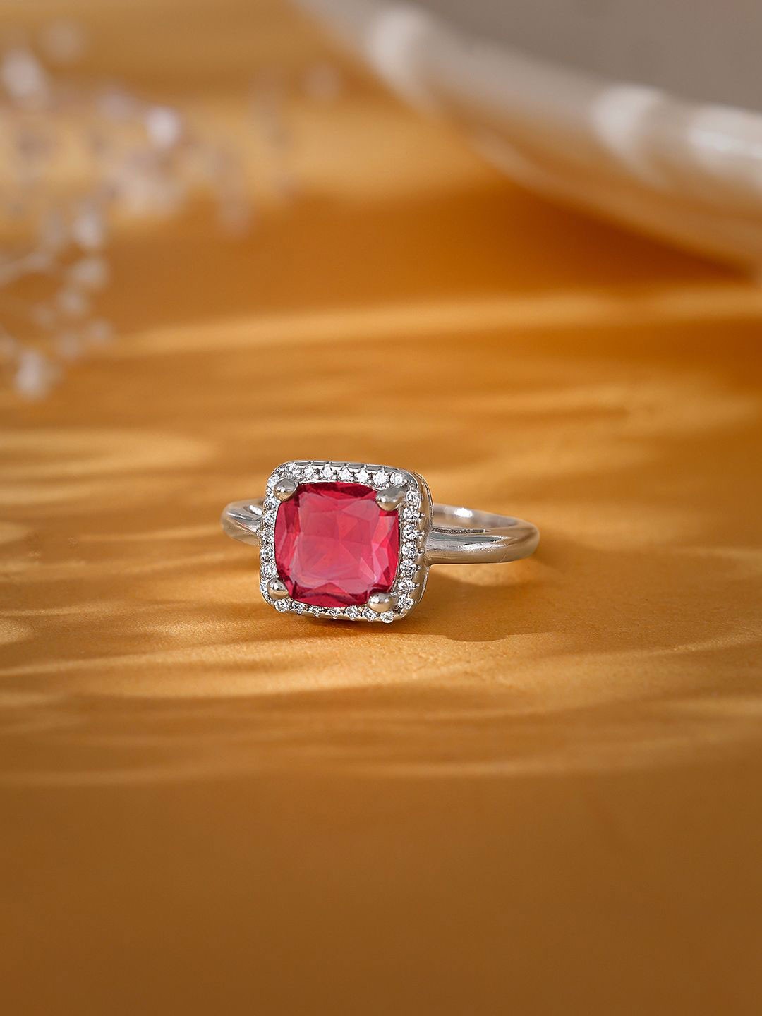 

GIVA 925 Sterling Silver Rhodium Plated Stone Studded Finger Ring