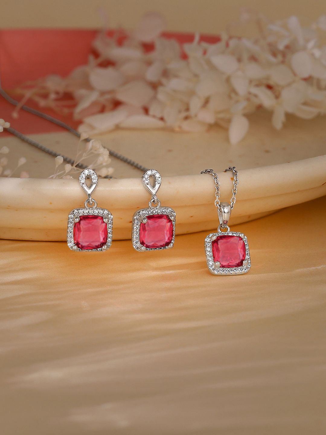 

GIVA 925 Sterling Silver Rhodium-Plated Stone-Studded Square Jewellery Set